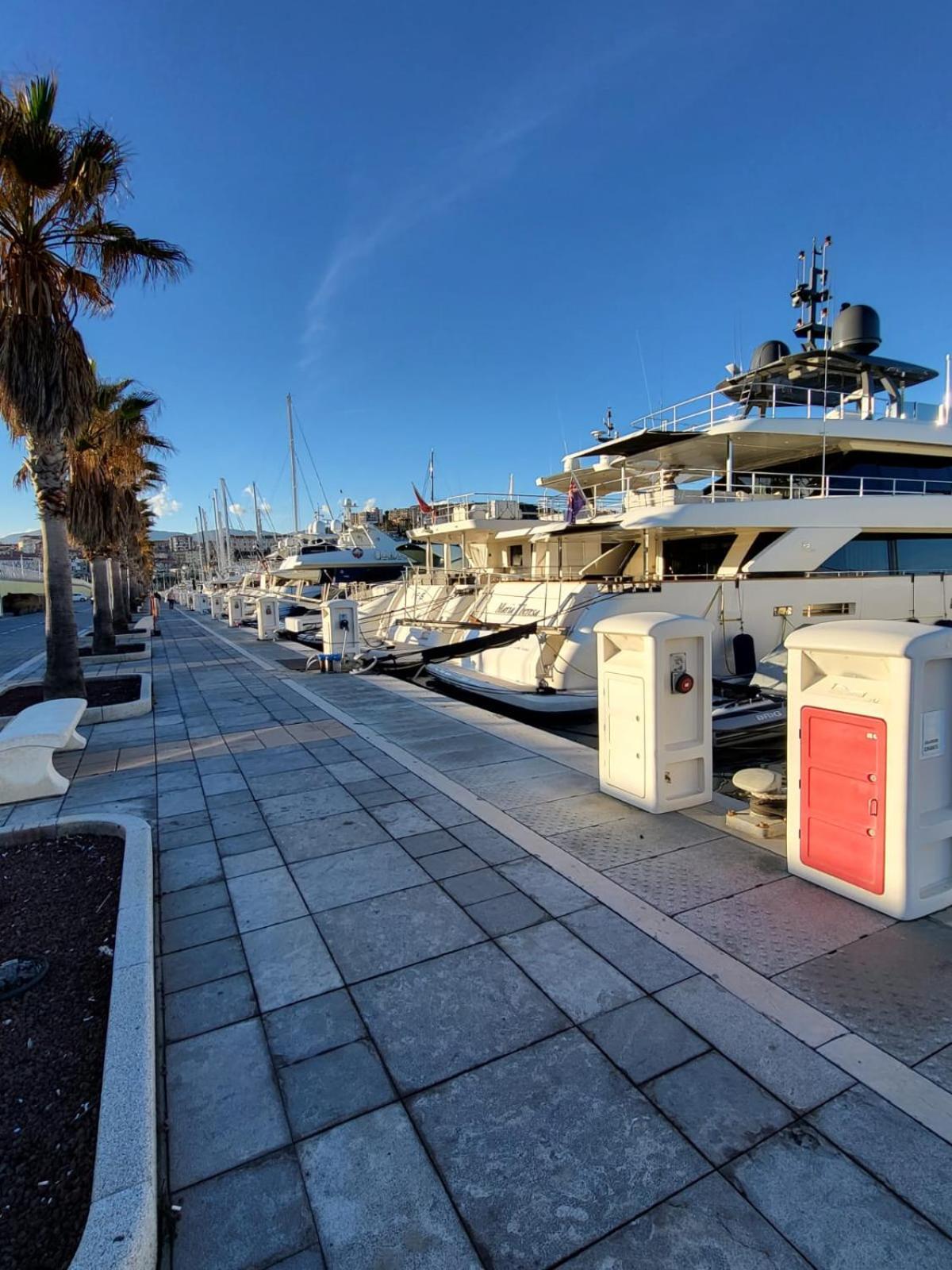 The Shell - New Interior Look But Same Old Charme 200Mt From The Sea With Garden And Parking Nearby Lägenhet Imperia Exteriör bild